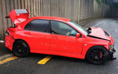 Mitsubishi Lancer Evo distrutta Regno Unito